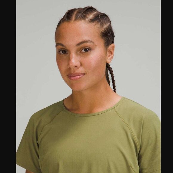 Lululemon Lightweight Stretch Running Short Sleeve in Bronze Green | Size 6 - Picture 2 of 12